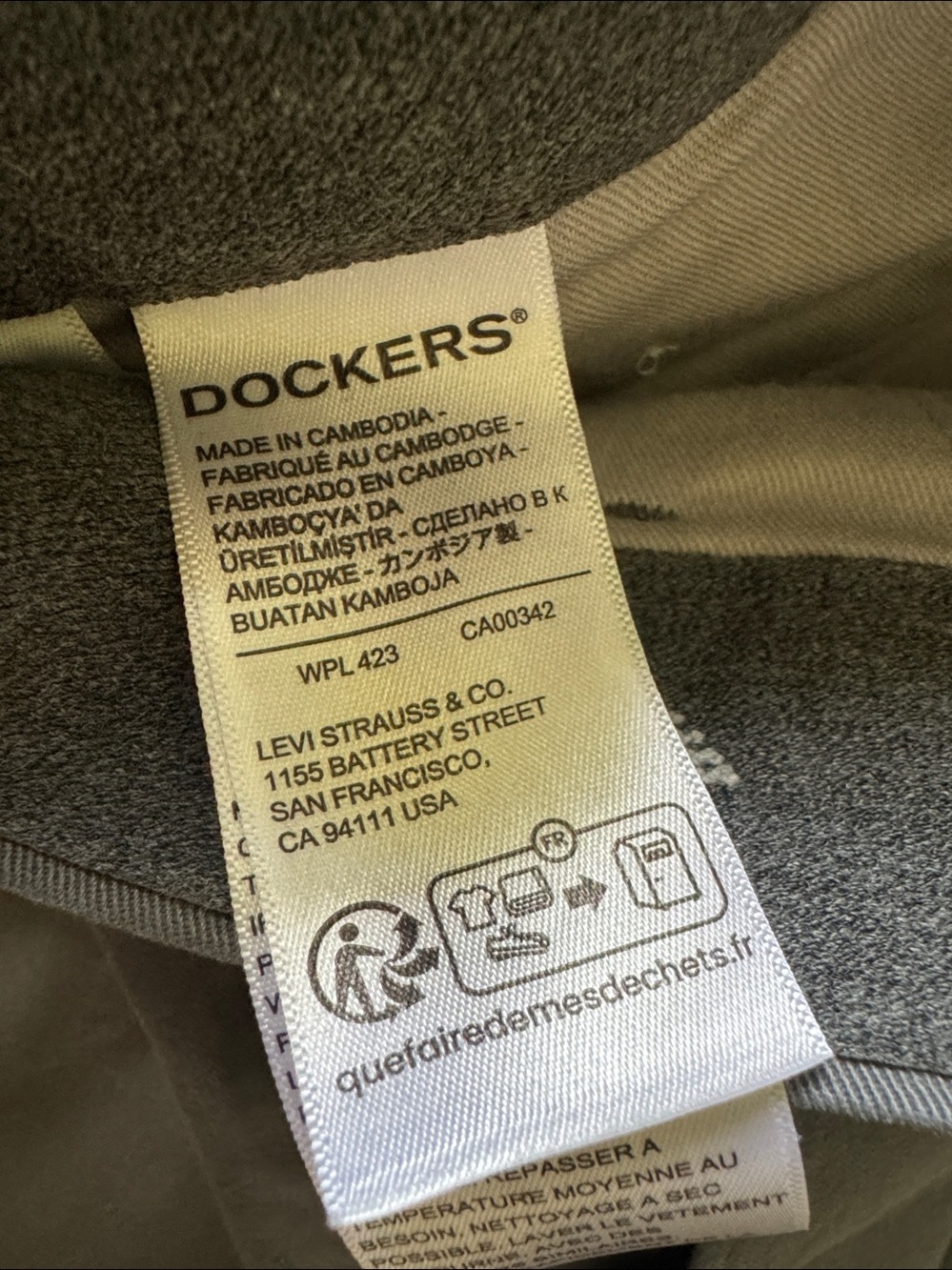 Dockers Men's Chinos in Olive Green and Light Gray Waterless 33x32 - Picture 8 of 9